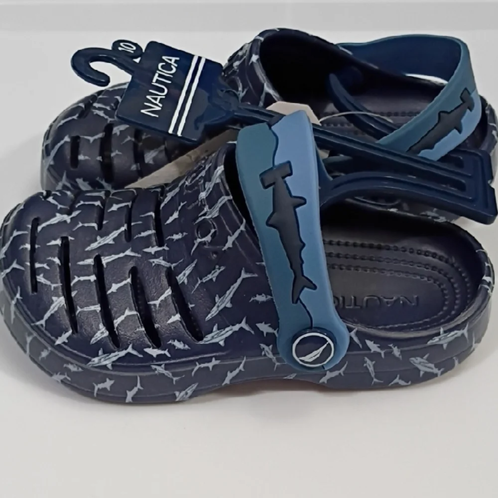 NAUTICA KIDS NAVY AND WHITE SHARK-PRINT WATER CLOGS SIZE 10 NWT